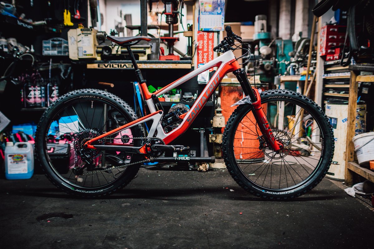 invisiFRAME's tweet photo. Your daily invisiFRAME brought to you by this custom painted Santa Cruz Bicycles Bronson dream build from Gee Milner
-
Maximum Coverage, Maximum Protection
-
#invisiFRAME #PPF #YouRideItWeProtectIt #AlwaysUseProtection #BikeShop #BikeProtection #SantaCruz #PPF #Bronson https://t.co/YANQQx4h0N