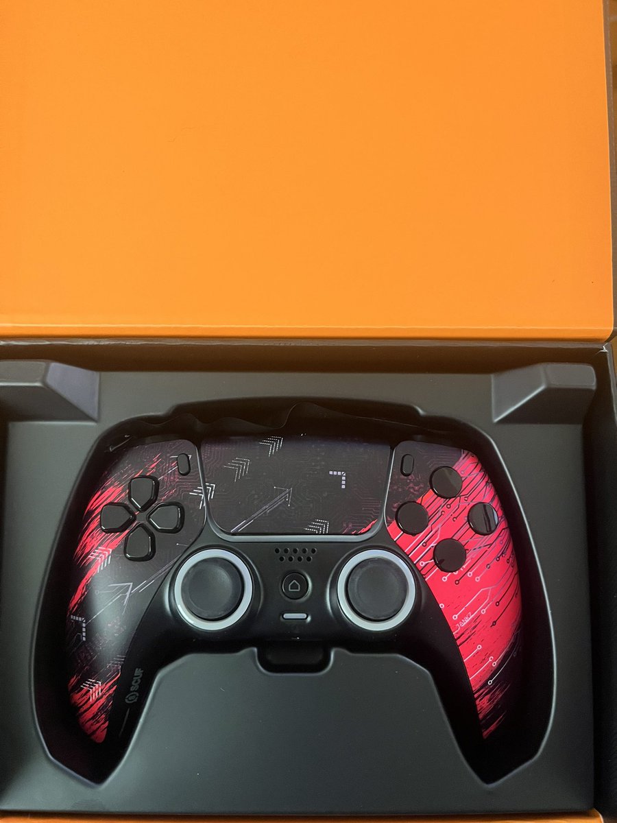 ReconVantage's tweet photo. Beyond excited today, my new @BacKoFFmyJanKzz @ScufGaming controller just arrived. With over 1500 hours on console and nearly 1000 on PC, I’ve never used a third party controller before. Obviously the sweet design plus the paddles will get me more 20’s and 4K’s right?….Right? https://t.co/EIWsbIAWfH