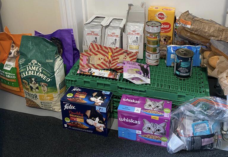 Canalside_chill's tweet photo. 🤩 87kg of surplus for the local community this week 👏 AND our first Pet food c/o @PetsatHome @The_Blue_Cross 😻🐶🐕 🐾 🐈‍⬛ 🙏 #zerofoodwaste  @GAILsBakery @PyrfordRipleyMP @hubbubUK https://t.co/eRsPFeOlXA