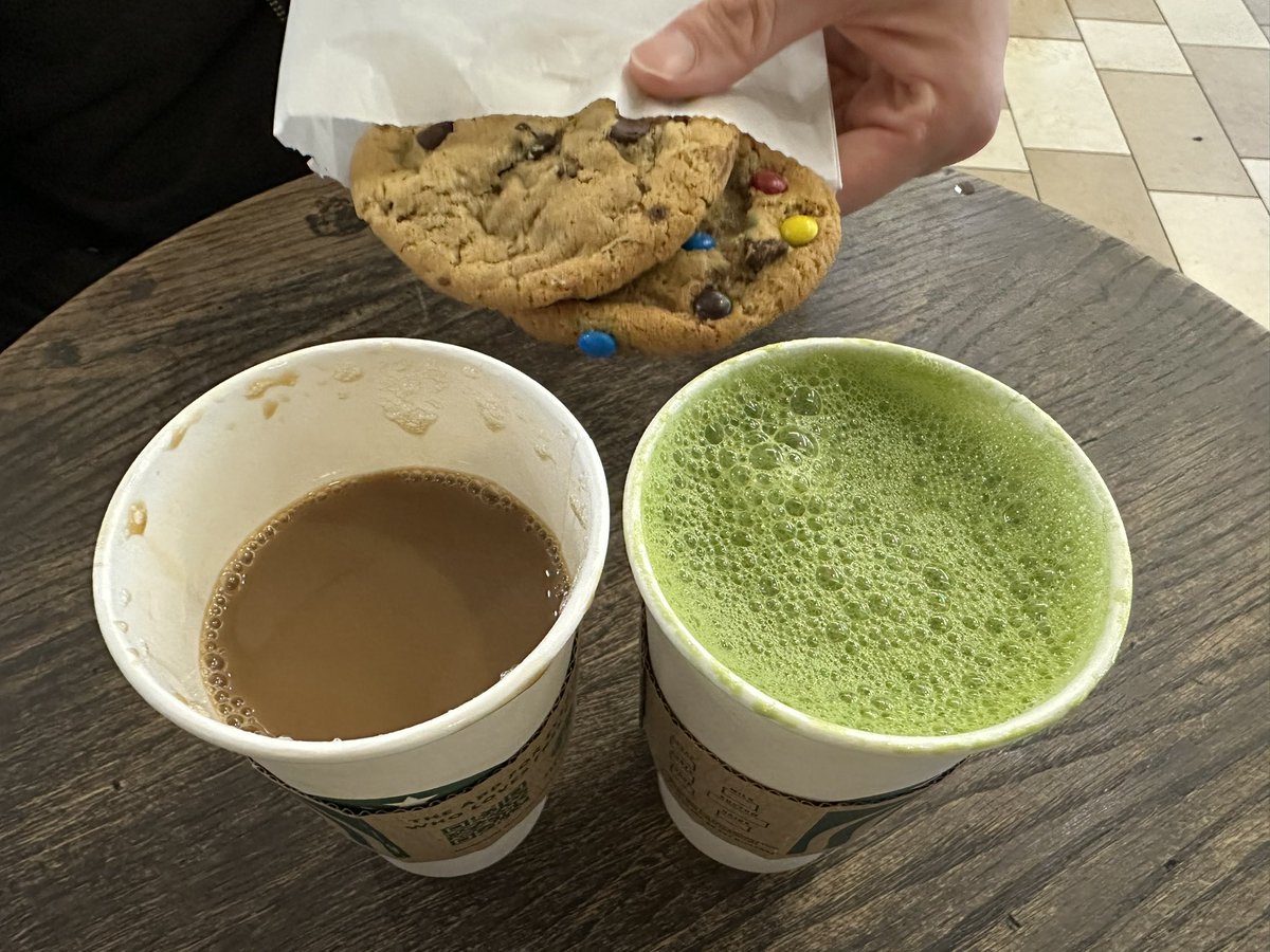 myroundelbow tweet media