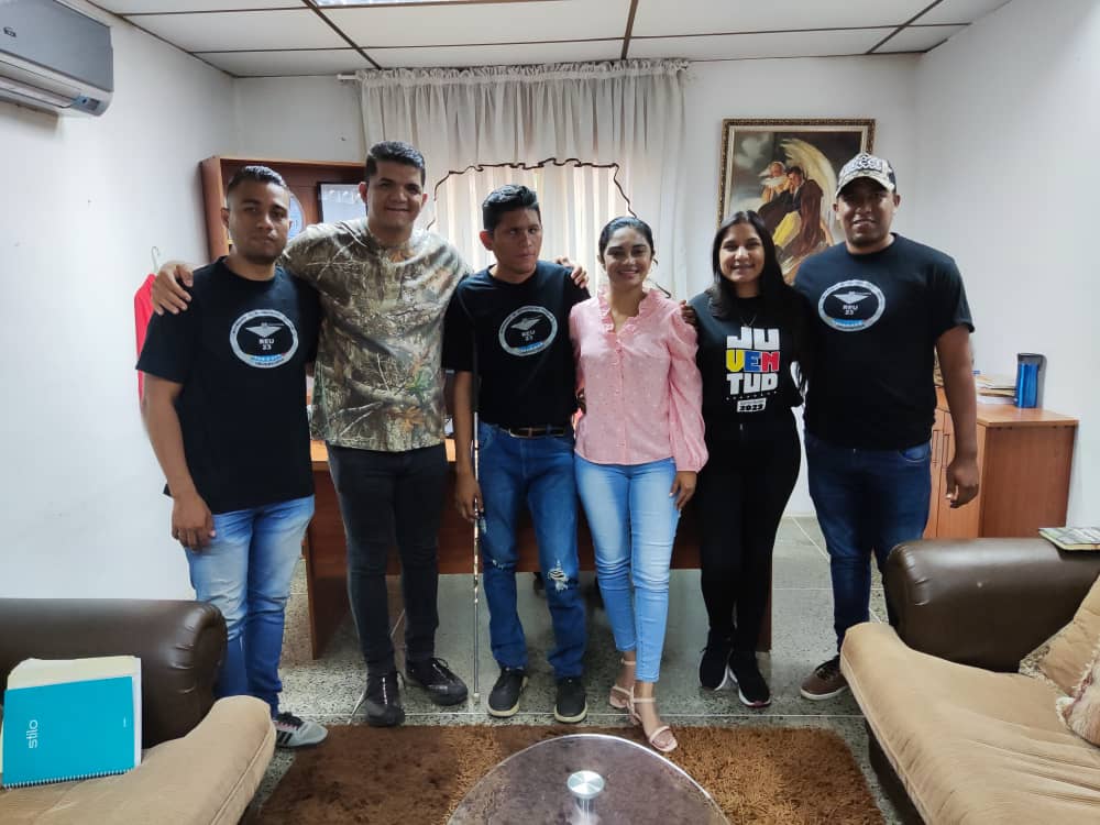 El Mov. Est REU 23 sostiene reunión con la Diputada Vicepresidenta del CLEG Yenglis Peña, <a href="/CarlosPerezMRT/">Carlos Perez</a> DR TUPAMARO y <a href="/AnaMechii/">Ana Alvarado</a> enlace Estadal JPSUV, en articulación con el Rector UNERG sobre el inicio de clases de los nuevos ingresos de Derecho Valle de la Pascua.
#PorTiUNERG