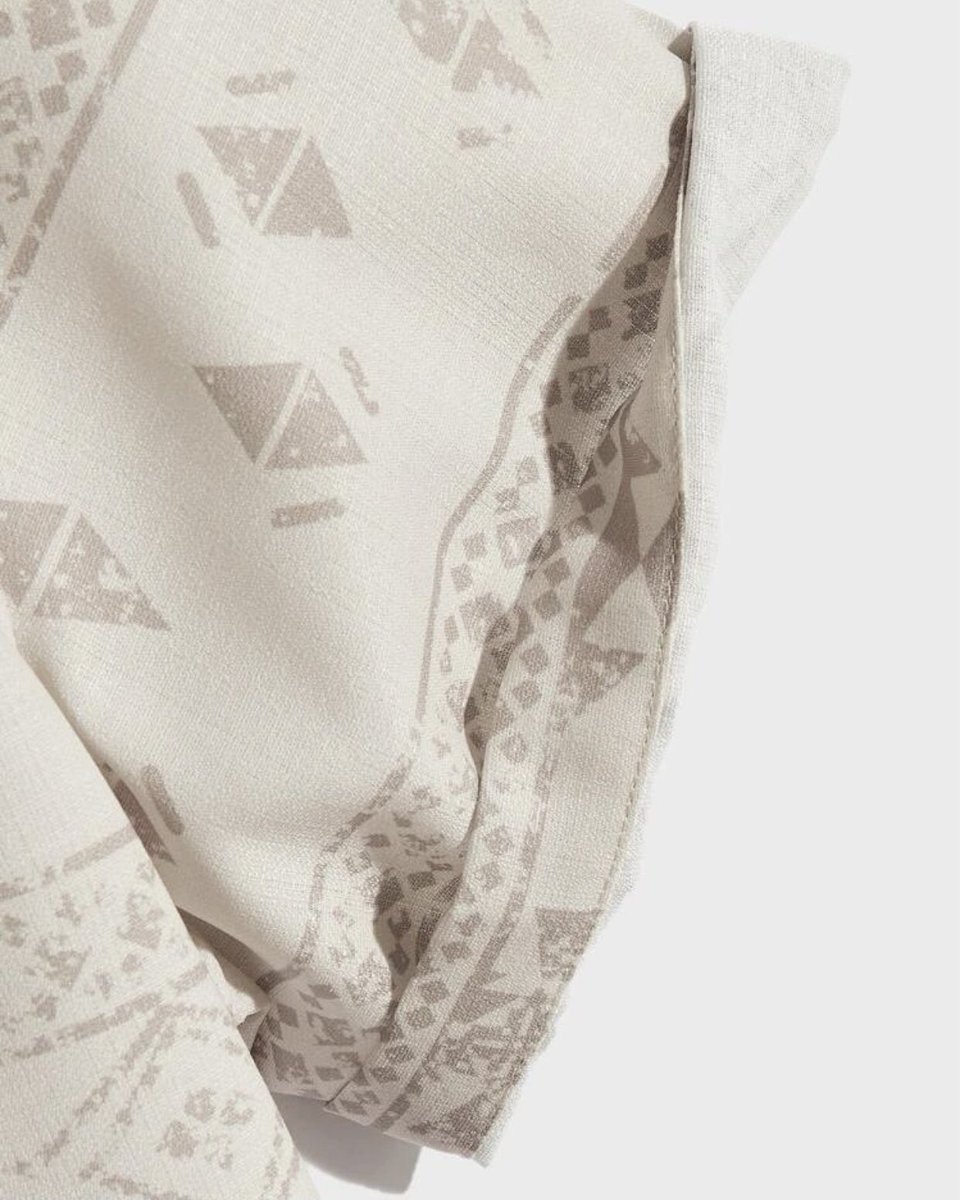 بالطلب المسبق
المقاسات S-M-L-Xl-XXL
السعر ١١٦٥٠ 
يوجد خدمة توصيل الى المنزل🛵