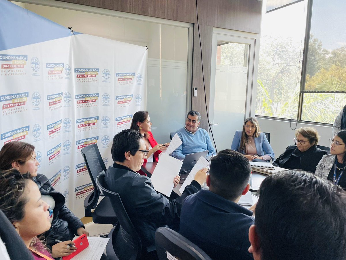 ControlIntCund's tweet photo. #Eficiencia 📊|| En función de nuestro rol de Evaluación y Seguimiento, realizamos reunión de Apertura del Programa de Auditoría en Campo a @ApeCundinamarca, para la ejecución efectiva, el monitoreo y acompañamiento por parte de @ControlIntCund. #Cundinamarca #RegiónQueProgresa https://t.co/SViEhLurQT