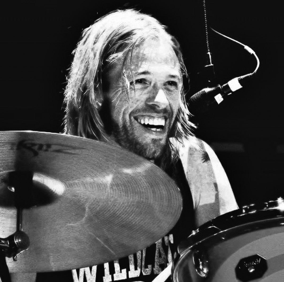ukfoofighters's tweet photo. This weekend marks a year since the passing of Taylor Hawkins. 

Much loved. Dearly missed.  

We can’t wait to celebrate his legacy with you all.❤️

24/3 Notts SOLD OUT
25/3 Oxford SOLD OUT 

#ukfoofighters #foofighters #tribute #longlivethehawk https://t.co/4xOSejNpss