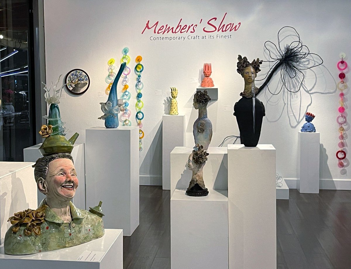 KatieDeits's tweet photo. Members' Show Awards, Calls to Artists deadline, ArtLofts, Muse Awards, and more! - https://t.co/tKhN4PSF79 https://t.co/YEKbY0mIFS