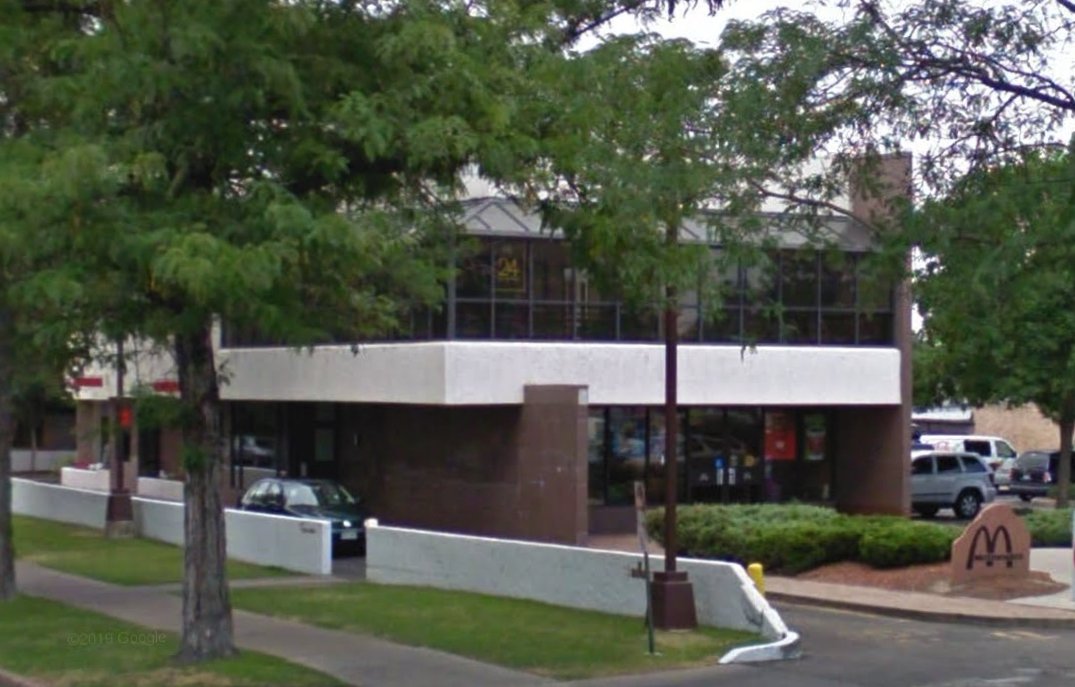 PowellsLeftArm's tweet photo. It wasn't exactly the grandest Denver landmark, and it's surprisingly hard to find a picture of, but today I'm remembering the weird two-story McDonald's at Colfax and Pennsylvania https://t.co/kcz3Sl59Wt