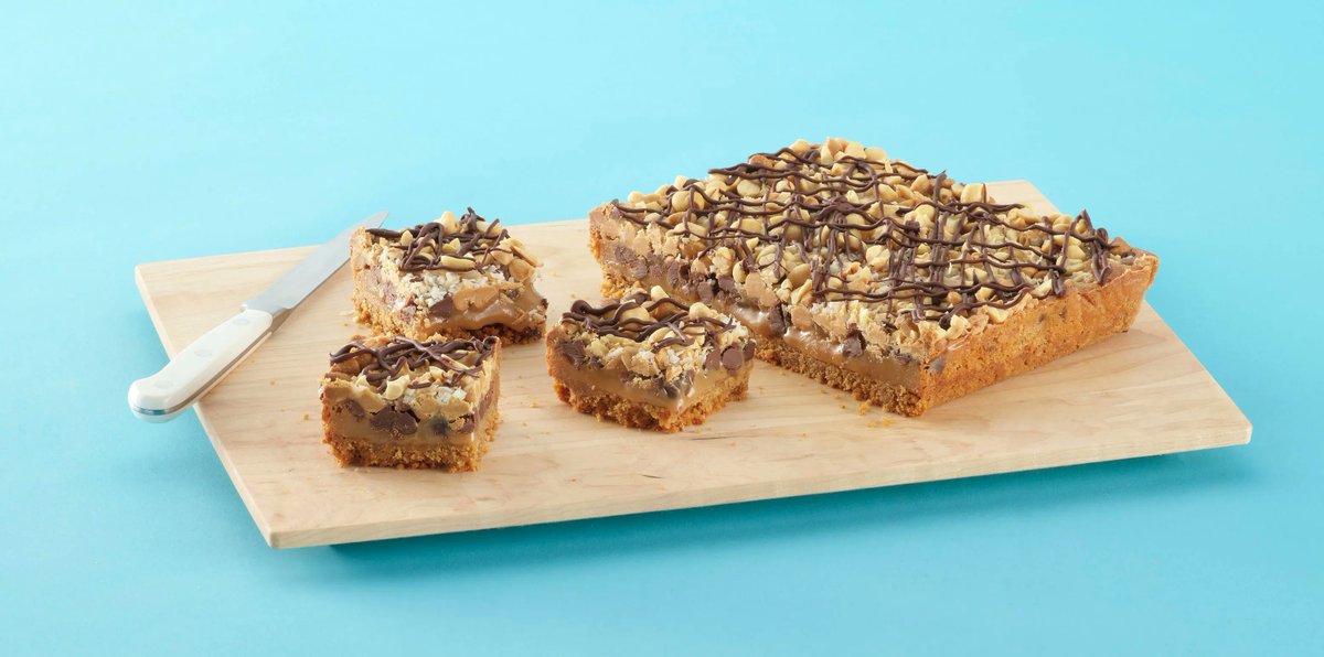 Have you ever wondered what a magic cookie looks like? Look no further! We've teamed up with <a href="/SkippyBrandUK/">SKIPPY® Peanut Butter</a> to share their Peanut Butter Magic Cookie Bars  bit.ly/36F8hlX