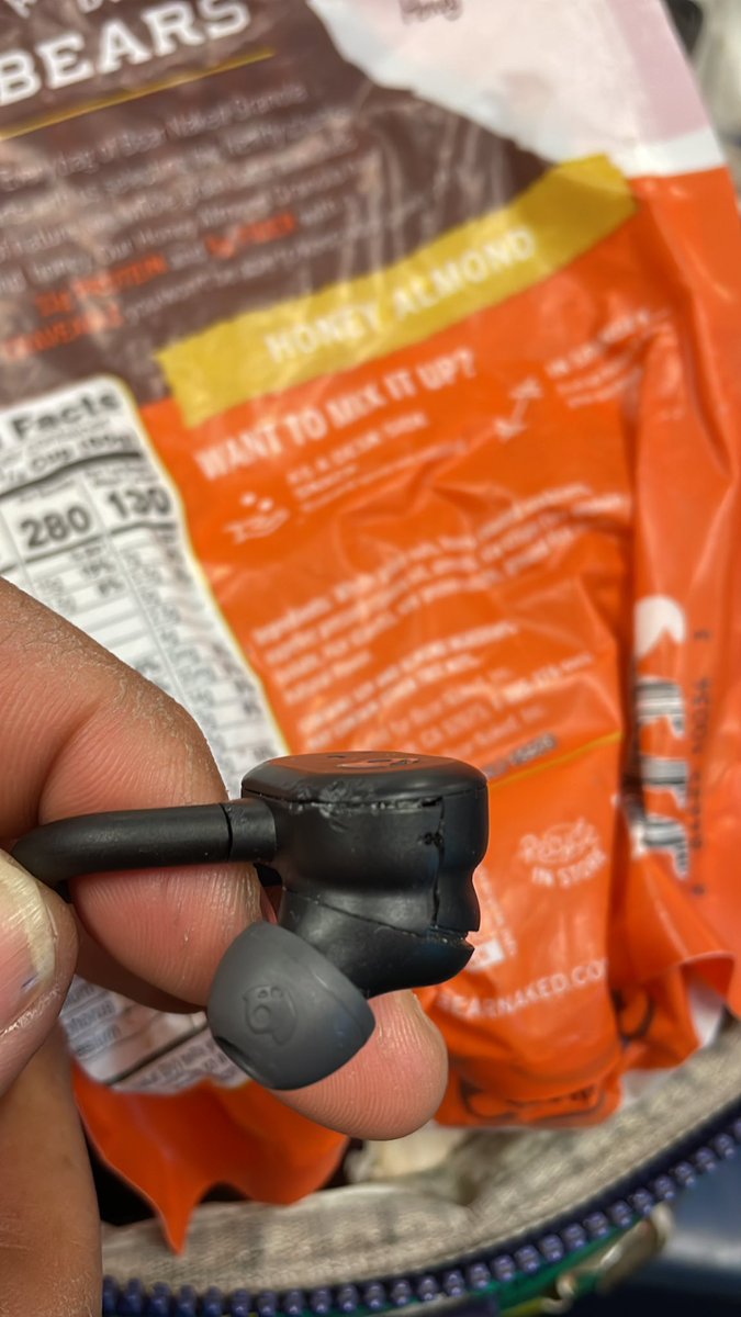 HackerMaxxx's tweet photo. @skullcandy sooooooo my son decided to get a hold of one of my Push Active ear buds and this happened…🤦🏾I’ve only had them for a few months is there ANYTHING you guys can do about MAYBE a replacement pair 🙏🏾🙏🏾 LONG TIME SkullCandy fan also! Any help would be greatly appreciated! https://t.co/feVb94BcXC