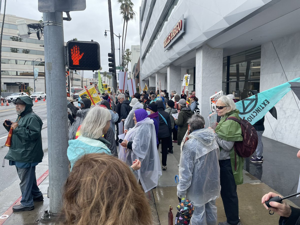mrmcgregor91's tweet photo. Great march in Los Angeles today as well. Made a lot of noise in Beverly Hills!  @billmckibben @BenJealous @ThirdActOrg @eldersclimate @SierraClub @SierraClubLA_OC https://t.co/0zFWQQfOrT