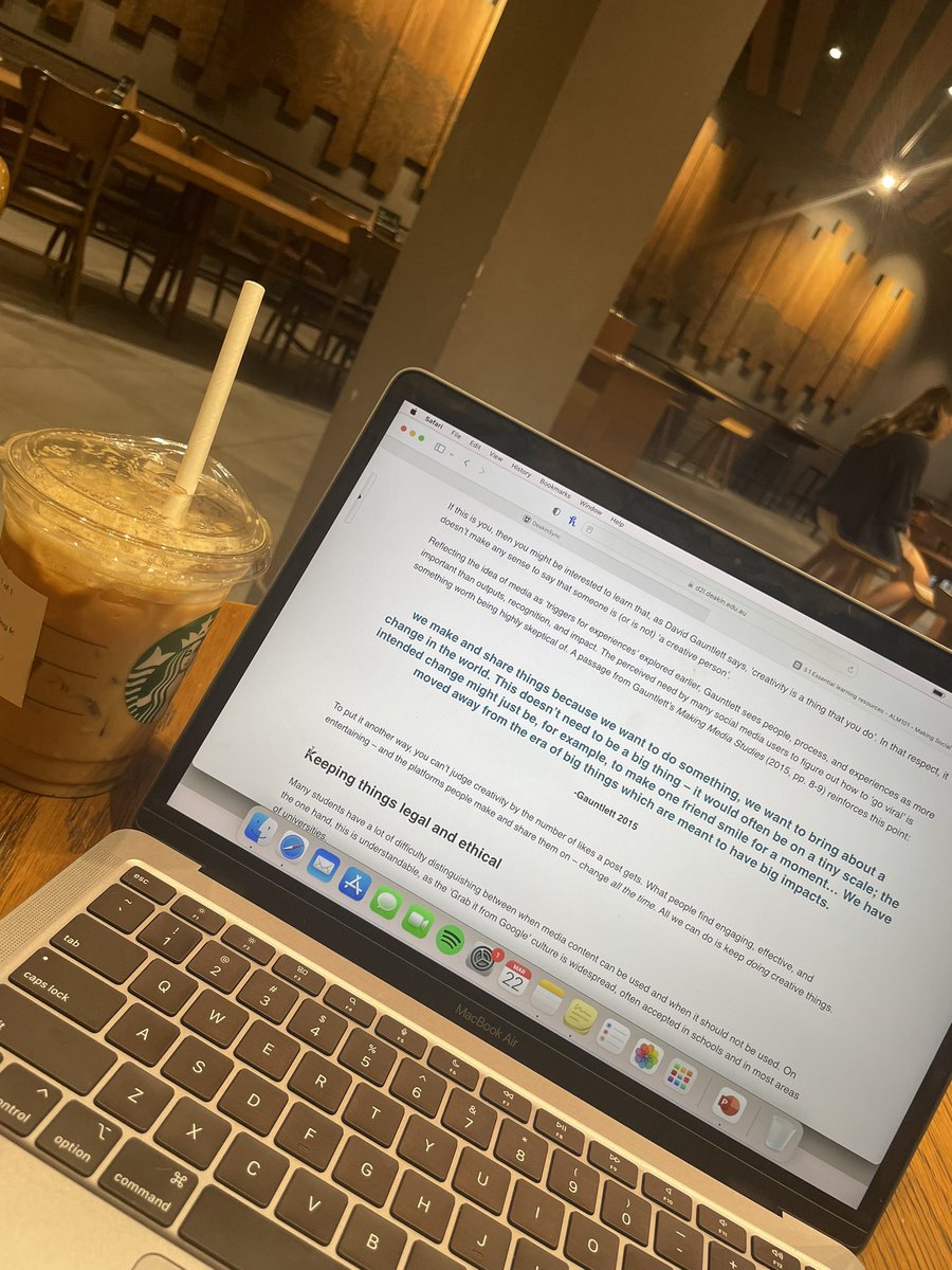 leylawattss's tweet photo. 📍 study location of the week: Starbucks Chadstone  

some may say it’s basic, some may say it has the best coffee ☕️ it’s up to you 🤷‍♀️ 

(the photo is taken by me so no copyright here 😉) #makingsocialmedia https://t.co/BbKcDGnUVK