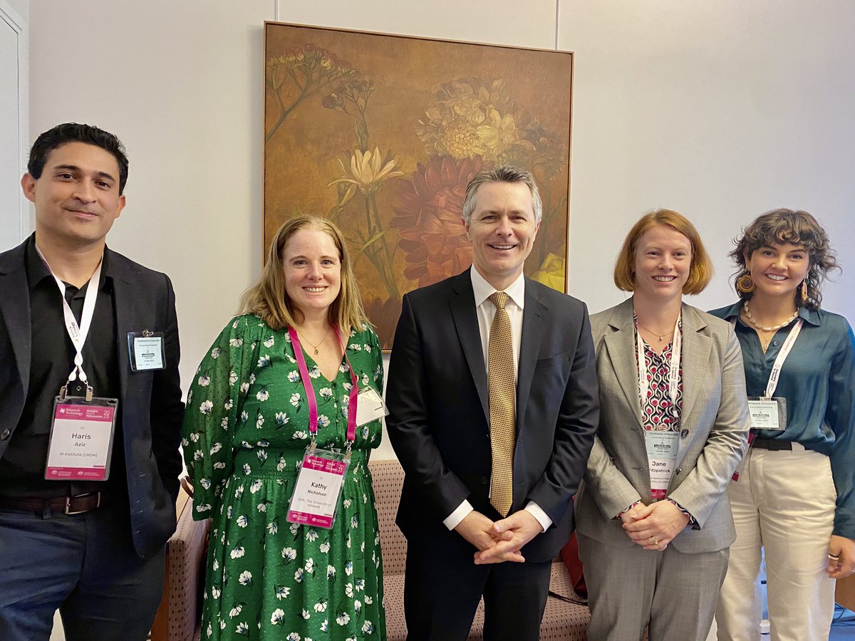 Meeting with Education minister @JasonClareMP,
on ARC, pathways for ECRs & other issues. 

@tiahnijade @ScienceAU #smp2023 @unsw_ai