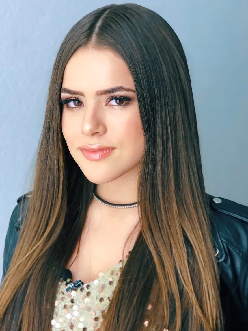 leandrofagner1's tweet photo. Como a @maisa consegue ter 17 anos de carreira e nao ter entrado em nenhuma polêmica, nunca ter dado uma bola fora e conciliar novela e estudo e ser muito inteligente ao mesmo tempo ativa em todas redes sociais??? https://t.co/Ww3WmVLqBm