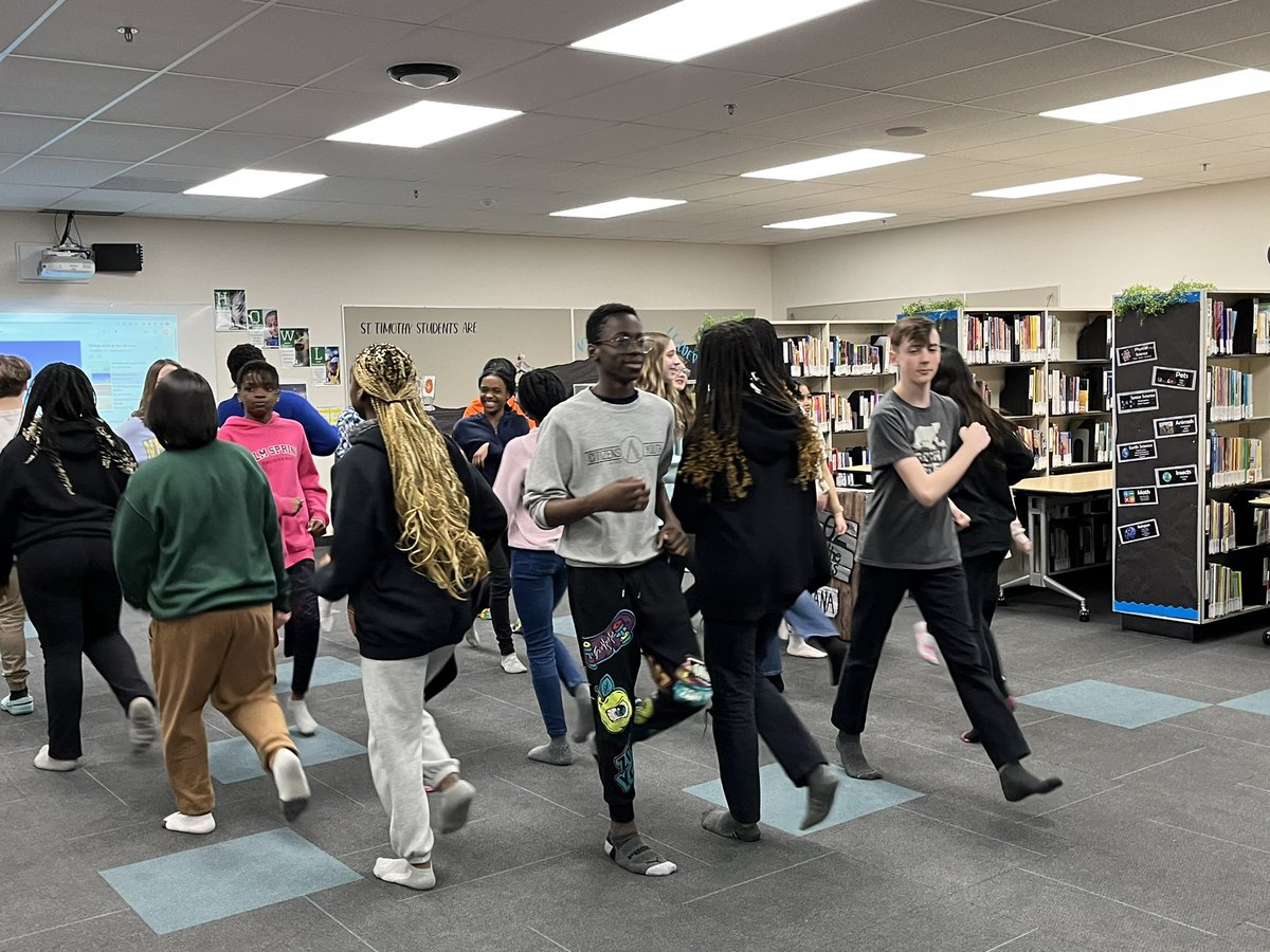 StTimothyRegina's tweet image. 📣😀What a great start to the week! We’ve got Senior badminton on the go, a beautiful Lenten Liturgy from our Kinders, Gr 1’s &amp;amp; 2/3’s &amp;amp; our musical cast practicing for our performances this Thursday &amp;amp; Friday! Always proud to the a Timberwolf! 🙌 #TimberwolfProud