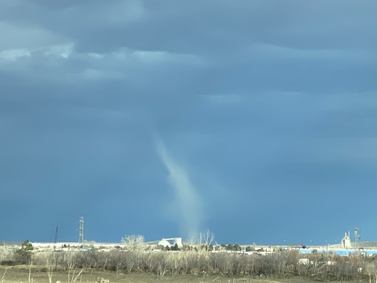 Gregh04's tweet photo. Tornado? Or dust devil? East if I-76 and 96th Ave  #beon9 @9NEWS https://t.co/cDoNEOXHz9