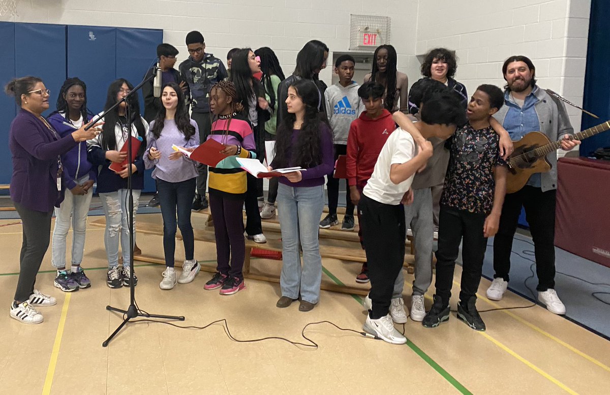 Lenten Mass <a href="/McGivneyDPCDSB/">Blessed Michael J. McGivney Catholic School</a> today! Great job done by our lectors, choir, altar servers, offertory gift bearers and the entire #McGivneyKnights community 👍🏽 Thank you, Fr. Gomi Fernando <a href="/dyouvilleparish/">St. Marguerite D'Youville Parish</a> for a beautiful mass celebrated with us 🙏🏽