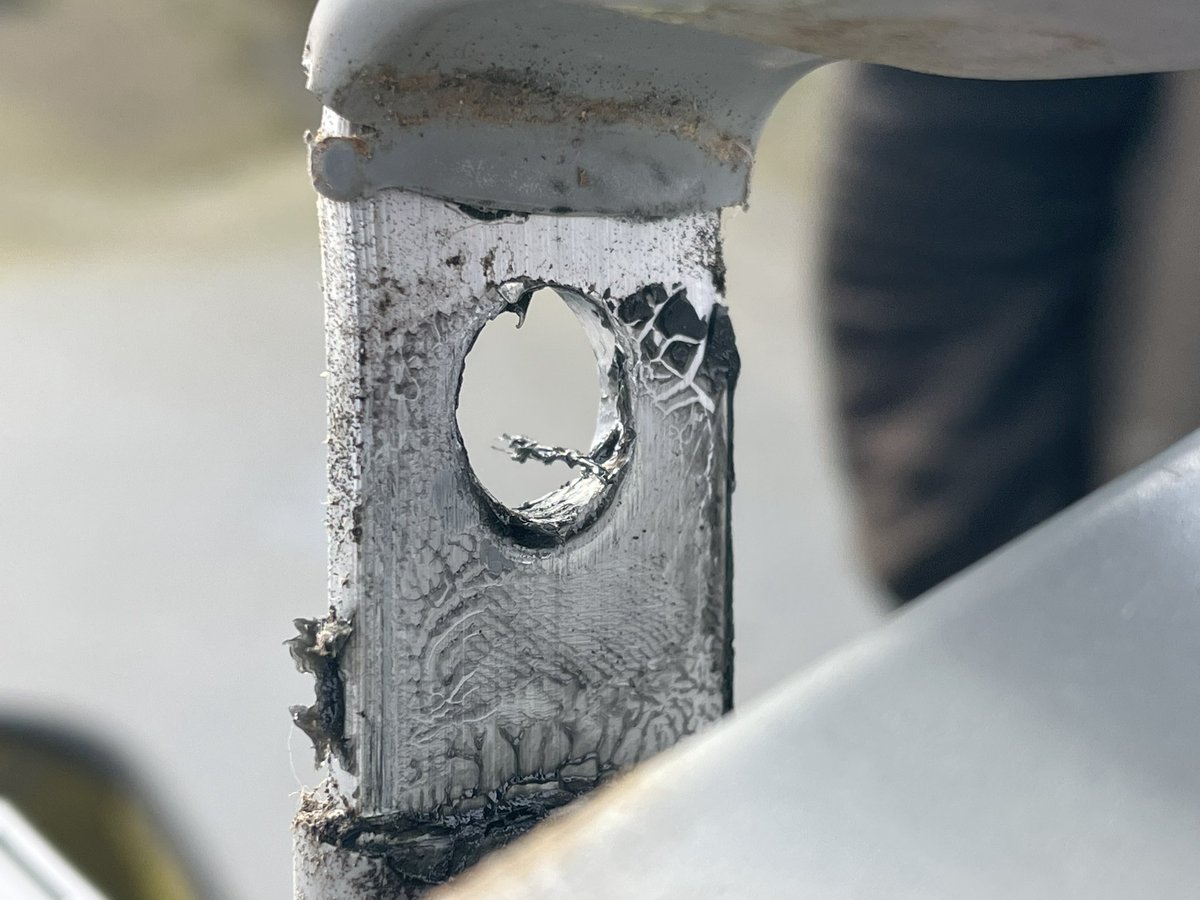 DawsonSteeplej1's tweet image. New site, new installation by others….. Just a small selection of pictures taken. 🤦🏼‍♂️

#DawsonSteeplejacks #HowNotToInstall #LightningProtectionSystem #Lightning