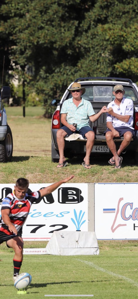 Club rugby in SA is something special!

While their kicker kicks to posts,these 2 supporters interlock their pinkies for goodluck!

<a href="/jaredwright17/">Jared Wright</a> <a href="/bernardjackman/">Bernard Jackman</a> <a href="/DampiesJ/">🏈 Johannes Dampies 🏈</a>