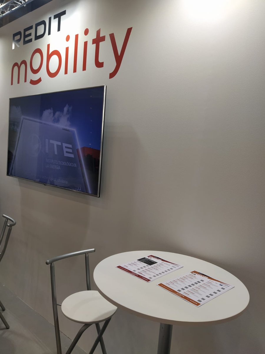 AIDIMME's tweet photo. Presentacion de nuestro AGV con brazo robot colaborativo mediante infraestructuras malladas de comunicación para asistencia a la movilidad reducida y urbana en #REDITMobility
#iMOLAB
#movilidadsostenible
@GVAivace
@Redit_es https://t.co/hDabDb87FM