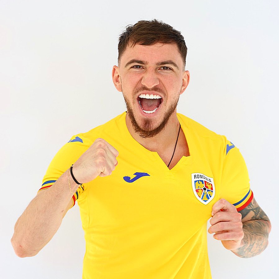 DeianSorescu's tweet photo. Happy to be here!💙💛❤️ https://t.co/mcMiuKI2Kz