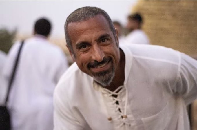 Aymbk's tweet image. لفتتني هالنصيحة:

 "ما عندي إستعداد أجامل أي شخص يعطيني طاقة سلبية ما اقاطعهم ولكن أقلل جداً التواصل معهم"

- أحمد الشقيري