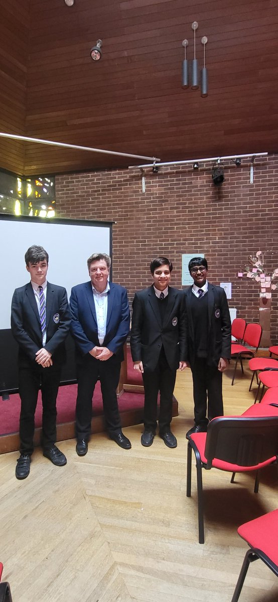 saintolaves's tweet photo. Day 2 of STOGS #PoliticalAwarenessWeek saw senior politician David Evans - General Secretary of the #LabourParty & Old Olavian give a talk in a packed out Chapel to a captivated audience. It was wonderful to see our students so engaged & many raised hands in the Q&A at the end 👏🏽 https://t.co/1xTrYZtki1