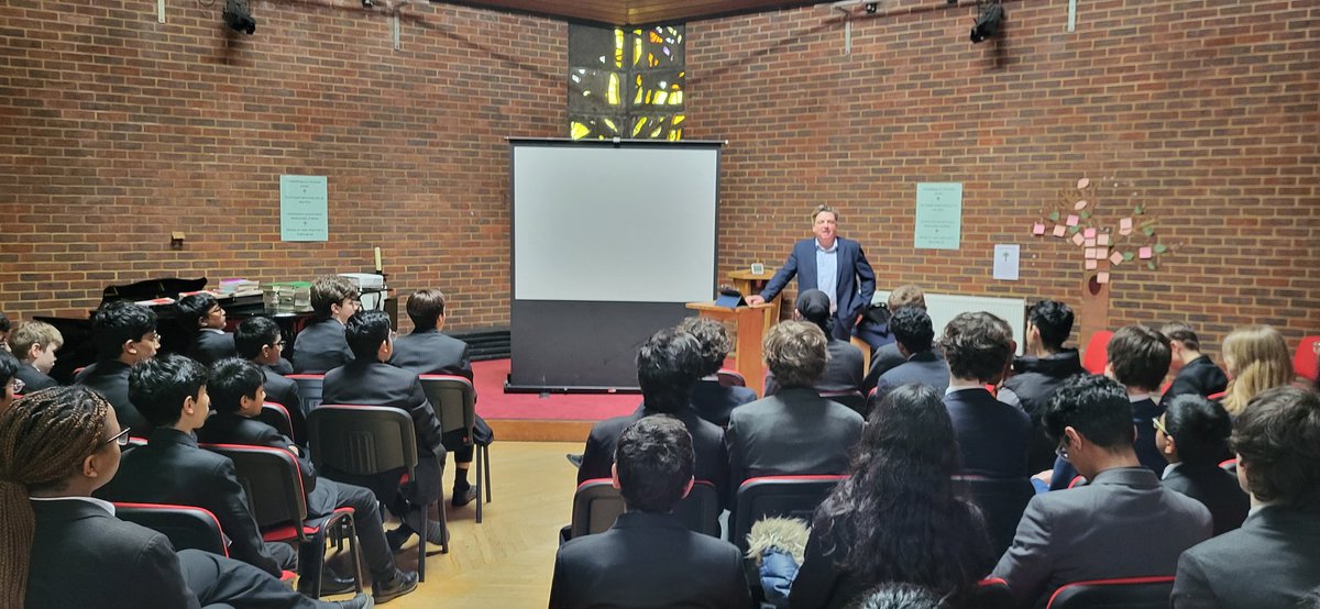 Day 2 of STOGS #PoliticalAwarenessWeek saw senior politician David Evans - General Secretary of the #LabourParty &amp; Old Olavian give a talk in a packed out Chapel to a captivated audience. It was wonderful to see our students so engaged &amp; many raised hands in the Q&amp;A at the end 👏🏽