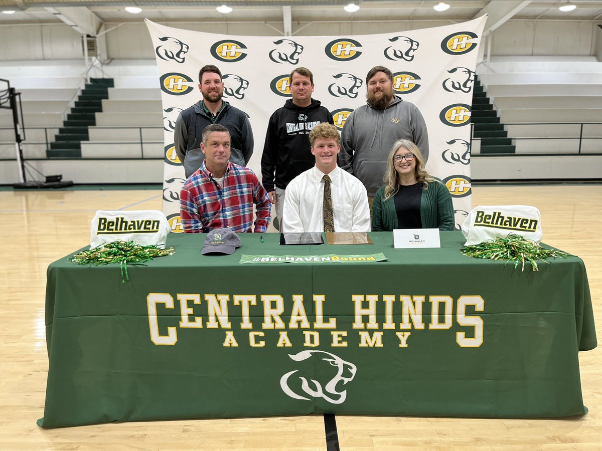 cha_cougarsfb's tweet photo. We would like to congratulate @wcarmichael32 on signing with @BelhavenFB to continue his academic and athletic career! https://t.co/1HfRNVeAuc