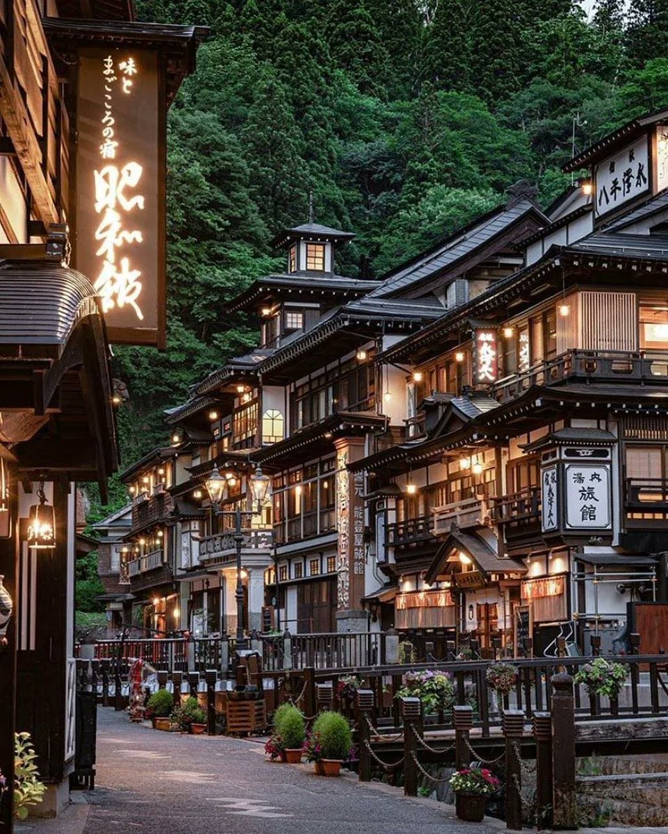 Anthro_Review's tweet photo. Ginzan Onsen, Japan https://t.co/q1RQuRGe6w