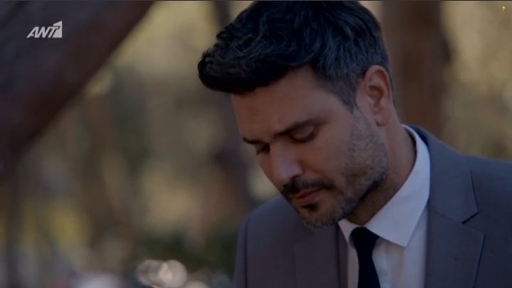 v_panagopoulou's tweet photo. Δεν μπορώ να τον βλέπω έτσι στενοχωρημένο. Σπαραζει η καρδιά μου. ΓΙΑΤΊ ΜΟΥ ΤΟΝ ΠΛΗΓΏΝΕΤΕ ΤΟΝ ΣΎΖΥΓΟ ΡΕ ΓΑΜΏΤΟ;🥺💔
#Pagidevmenoi https://t.co/u4KQjOux9R