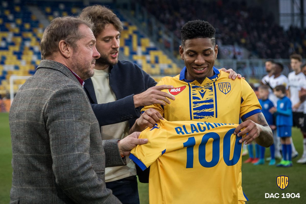 DAC_1904's tweet photo. ๐ฏ Hail, Cesar! ๐
๐ต๐ฆ #100Appearances https://t.co/YuVtSzSmT3