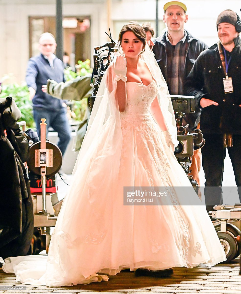 kevormez's tweet photo. nothing could've prepared me to see Selena Gomez in a wedding dress, she looks stunning omfg https://t.co/YnVMvN00nB