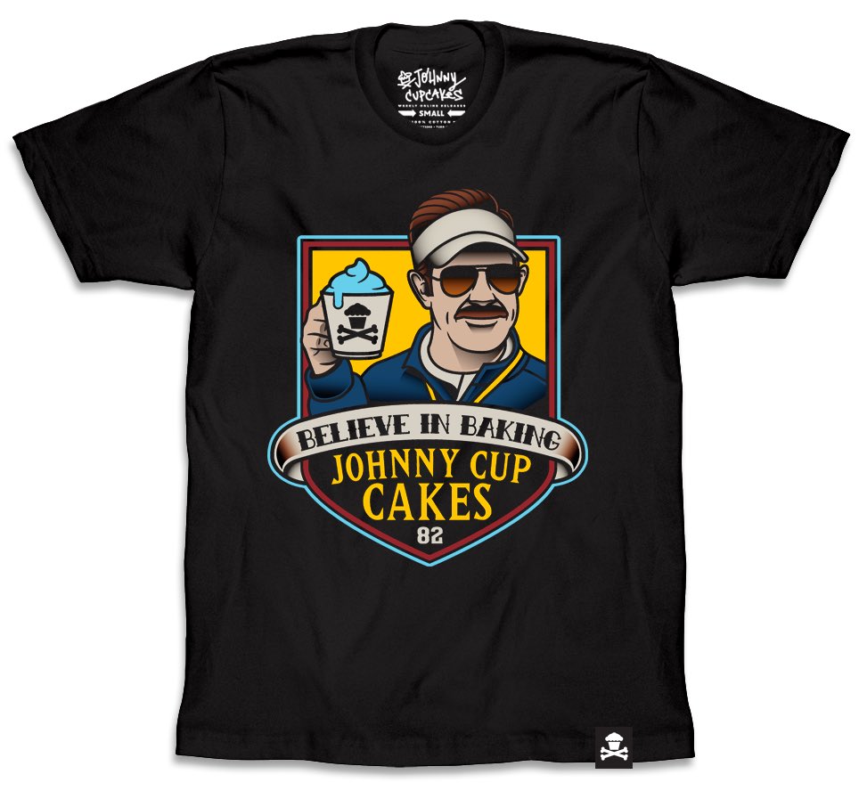 JohnnyCupcakes's tweet photo. Fed Lasso - RT Giveaway!  Random winner will be DM’d next week!

Shop now!  For a limited time, this culinary parody is available here: https://t.co/P4j6UWMUGO <—

⚽️🥅🇬🇧👨🏻

#tedlasso #baking #pastrychef #culinary #cupcakes #cakedecorating #boston #massachusetts #lasso #pma https://t.co/mCMz2JJvIG