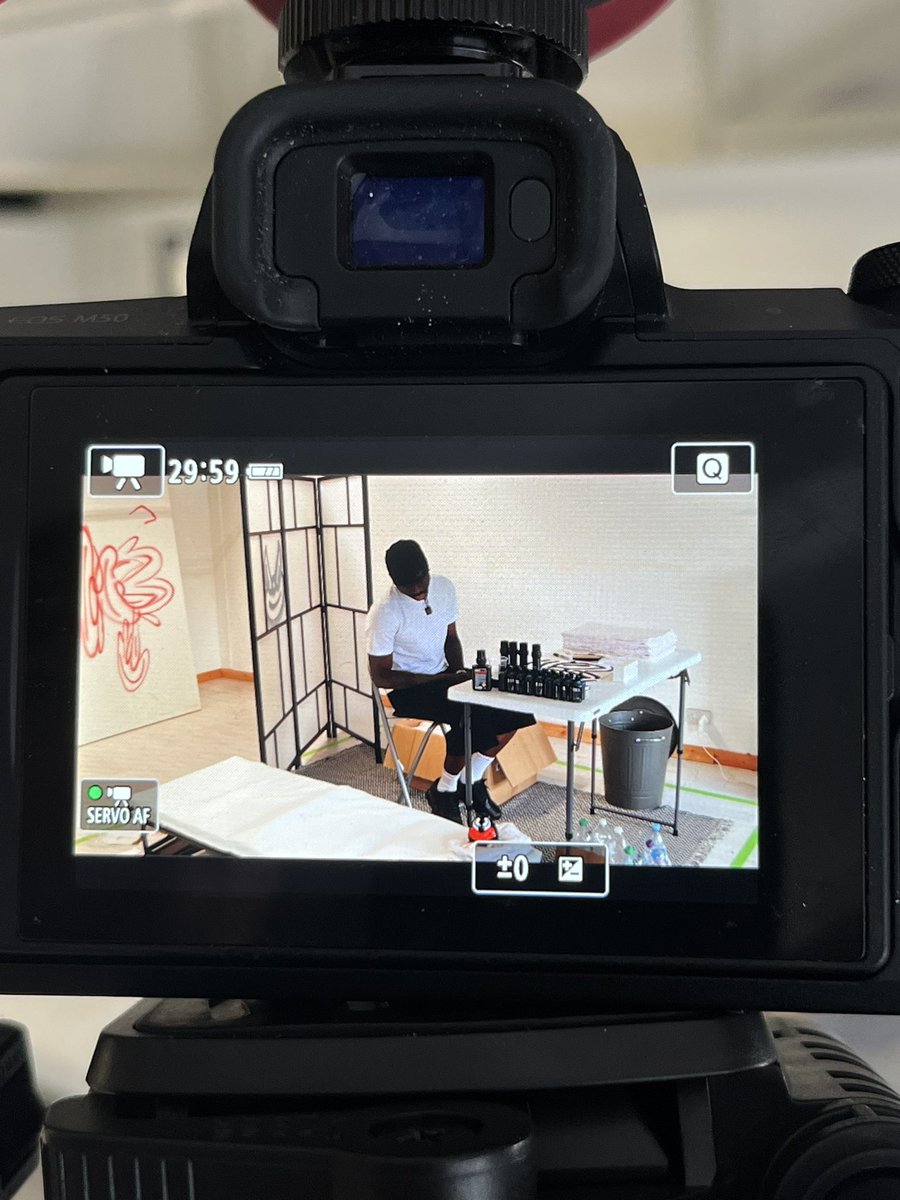 olaoluslawn's tweet photo. 24 Hours, 1440 Minutes, 1200 Individual Artworks, Constant Painting, No food, Stuck In That Small Square, 1pm till 1pm the next day, Thank God. https://t.co/fjZU36mmaM