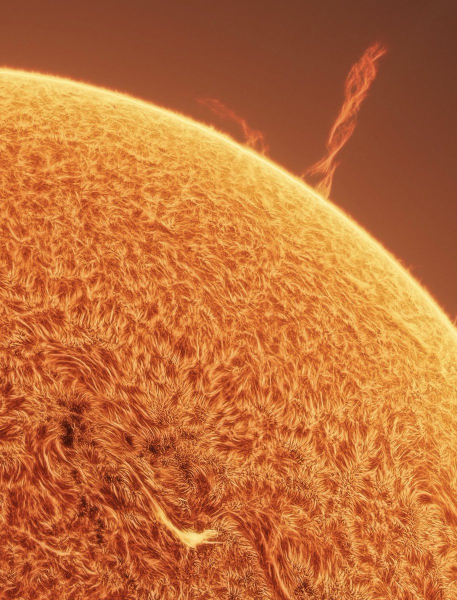 TheVastReaches's tweet image. Last Friday, my astrophotographer friend @AJamesMcCarthy asked if I wanted to collaborate on a monstrous mosaic image of the Sun. Yep!

We both went to work, pulling out all the crazy details we could within the solar chromosphere.

Enjoy a teaser … results so far are amazing!