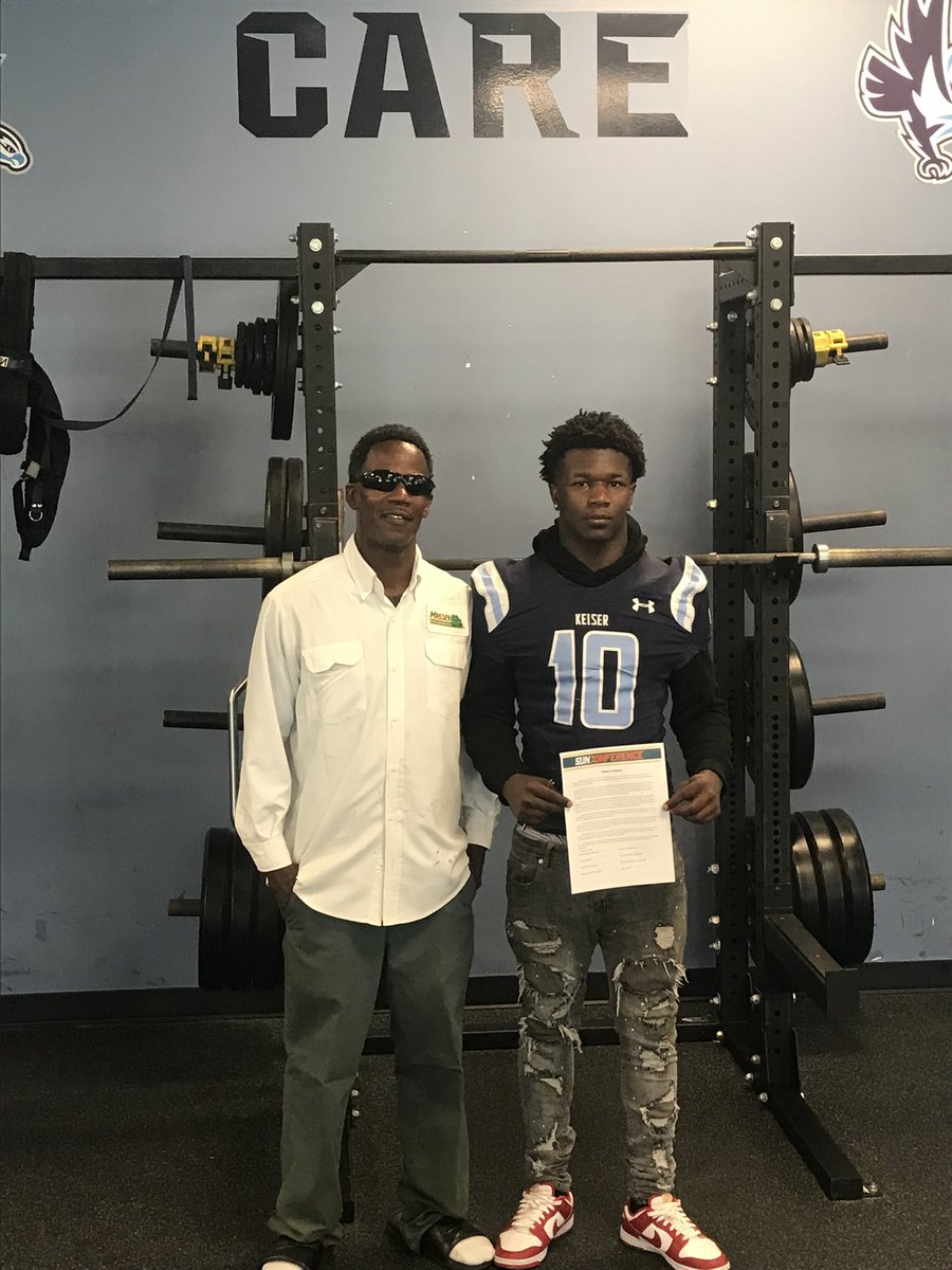 Desean Butler (@butler_desean) on Twitter photo 2023-03-21 21:18:04 I want to thank GOD, my family and everyone who has helped with my recruiting! I have been through so much adversity and somehow still ended up with a full ride to a great facility, Iโm proud to announce Iโm officially a SEAHAWK! @CoachJLord1 @coachSocha @CoachHiggins50 @EraPrep I want to thank GOD, my family and everyone who has helped with my recruiting! I have been through so much adversity and somehow still ended up with a full ride to a great facility, Iโm proud to announce Iโm officially a SEAHAWK! @CoachJLord1 @coachSocha @CoachHiggins50 @EraPrep