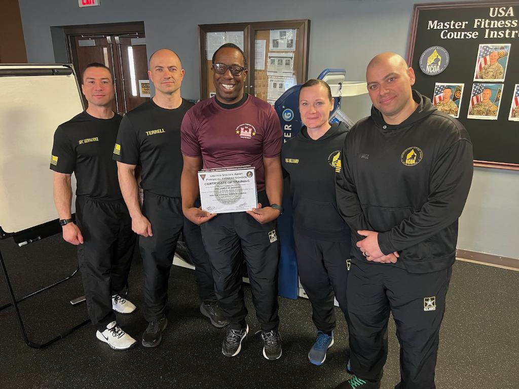 teamcastle's tweet photo. #FitLife
SSG Jamall Jackson, @Teamcastle logistics NCO conquers the Master Fitness Course at @FortKnoxKY. Iron sharpening iron. #BuildtoServe #MasterFitness #ReadyNow
@USArmyReserve @USArmy @USARPAC @USACEHQ @USAEnReg @FamilyPrograms @GoArmy @ChiefUSAR @ArmyReserveCSM https://t.co/TT08lyTFjO