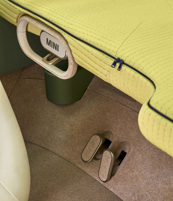 mymind's tweet photo. Let's talk about cozy car interiors. https://t.co/5DsqW7Pgv0
