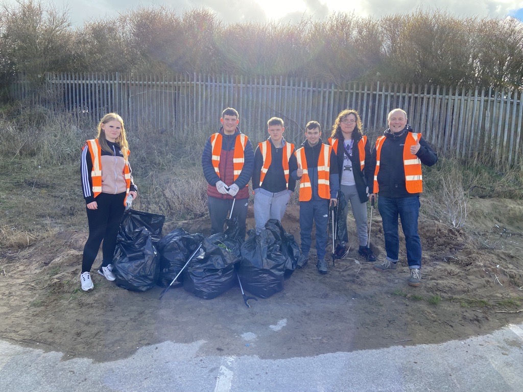 HCFE Send tweet media