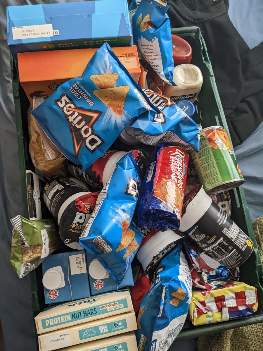 TheGardenHouse5's tweet image. One of the many that went out today the local #uea #students help us fundraise and we are part of @craftunionpub who help many people in pub #communitys we operate a non referral food bank supported by our community which helps us help the community #bekind #nr2 #norwich
