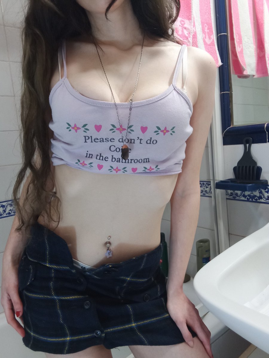 CorpsePorcelain's tweet photo. Todo el mundo quiere estar deprimido https://t.co/u4WVhIdXKE