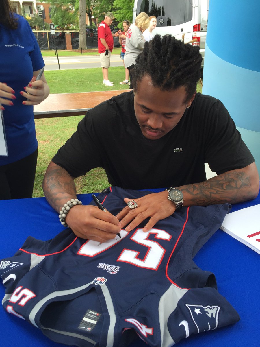 rollt1de's tweet photo. @zeus30hightower @PlayersTribune Thank you for all of the memories in 30 and 54, the charity events and sharing your family. https://t.co/CemT3kqZ7K