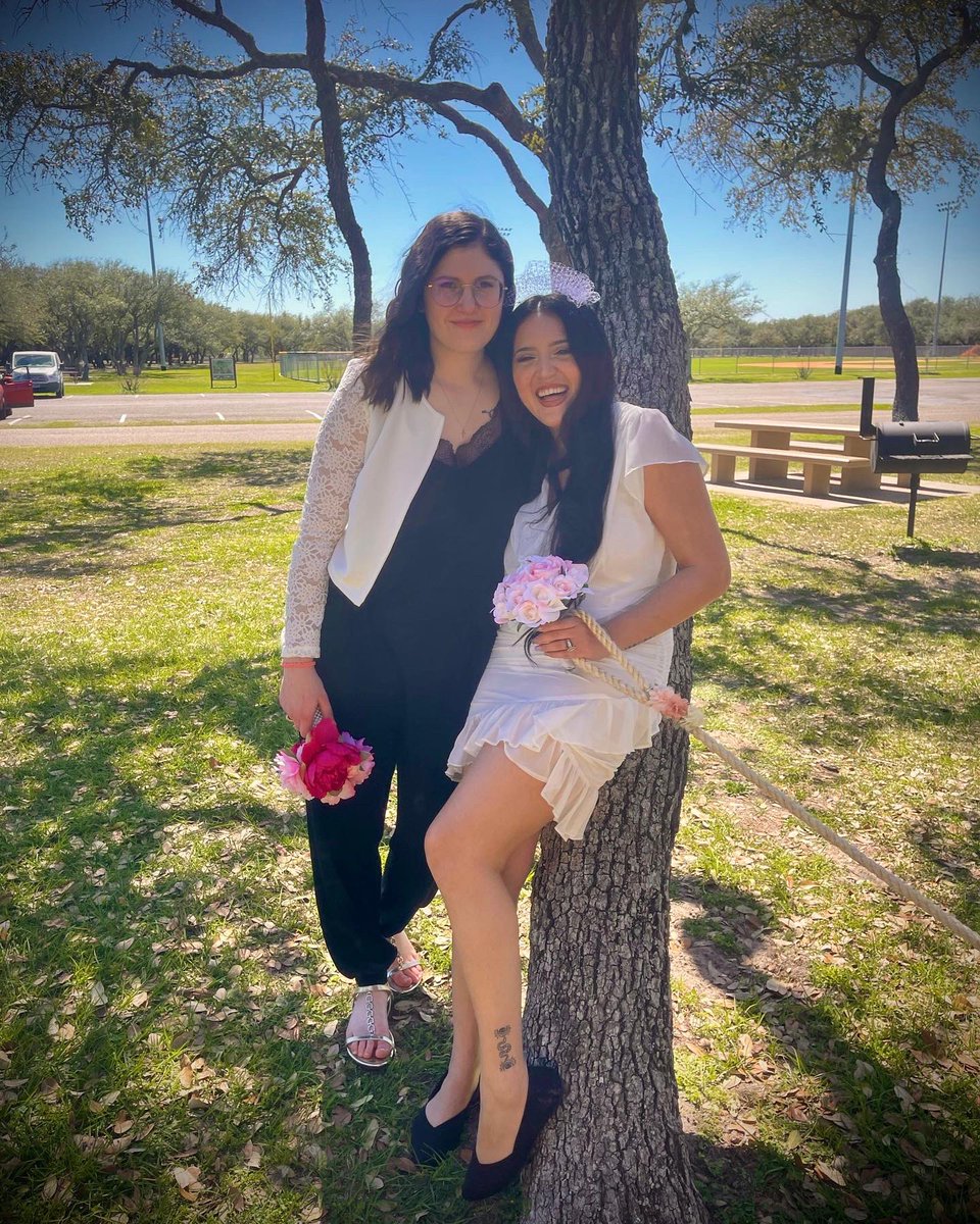 vraylarvixen's tweet photo. A lifetime w/ you wifey 🤍👩🏻‍❤️‍💋‍👩🏻💍 #LGBTQ https://t.co/4Z572BqgeI
