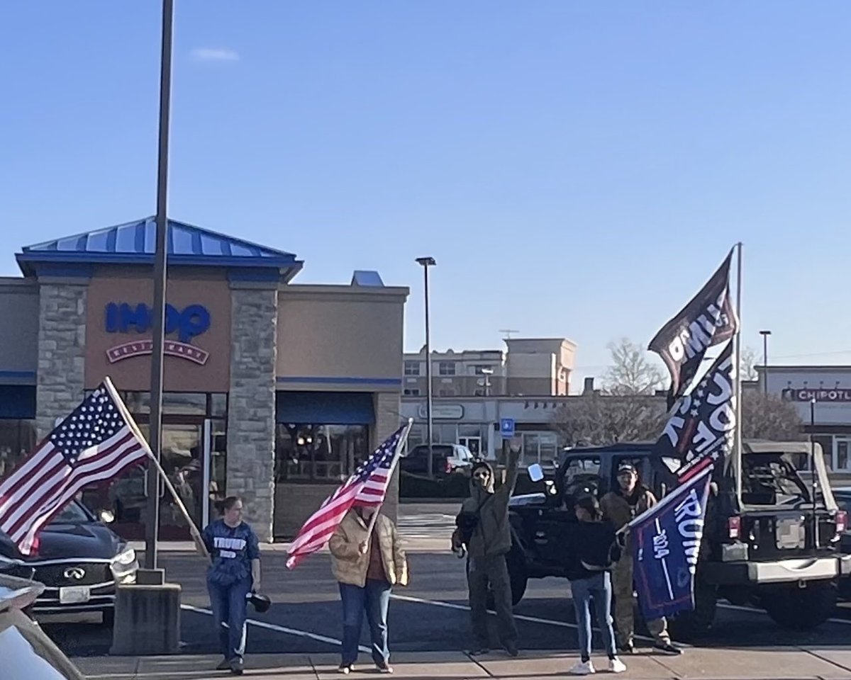 madisonameliab's tweet photo. Just a trump “rally” at the local Ihop. 🫠
It’s giving Cracker Barrel energy. https://t.co/nebrg9JDsl