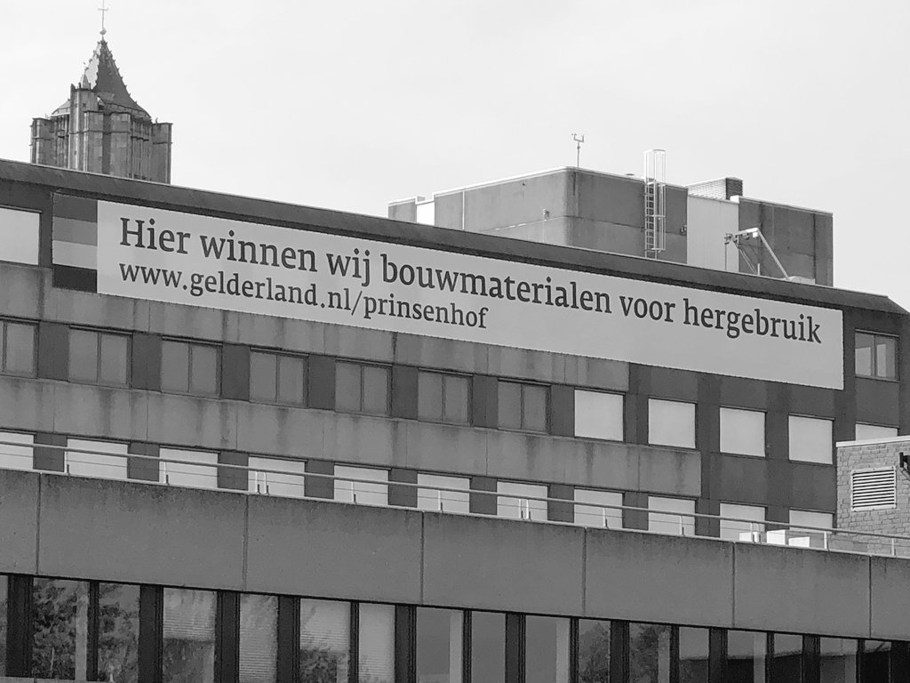 Avond bij @CASAarnhem over het hergebruik van bouwmaterialen.

Hoewel nog een wereld te winnen,  ook inspirerende voorbeelden! Bijv het Prinsenhof in Arnhem (voormalig provinciehuis), één van de grootste circulaire bouw- en sloopprojecten van Nederland. #circulariteit