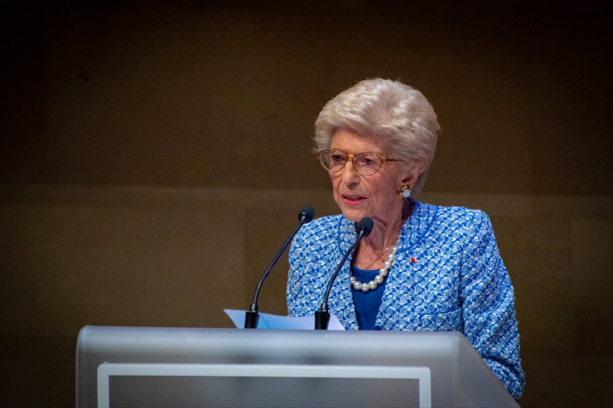 CMoiCMick's tweet photo. Hélène Carrère-d’Encausse, secrétaire perpétuel de l’Académie Française et Paul de Sinety, délégué général à la langue française et aux langues de France (@languesFR) ouvraient cette après-midi la grande réunion « Le Français, affaire de tous ». #SLFF2023 #SLFF
🧵 Un thread ⬇️ https://t.co/yd8cMipGxY