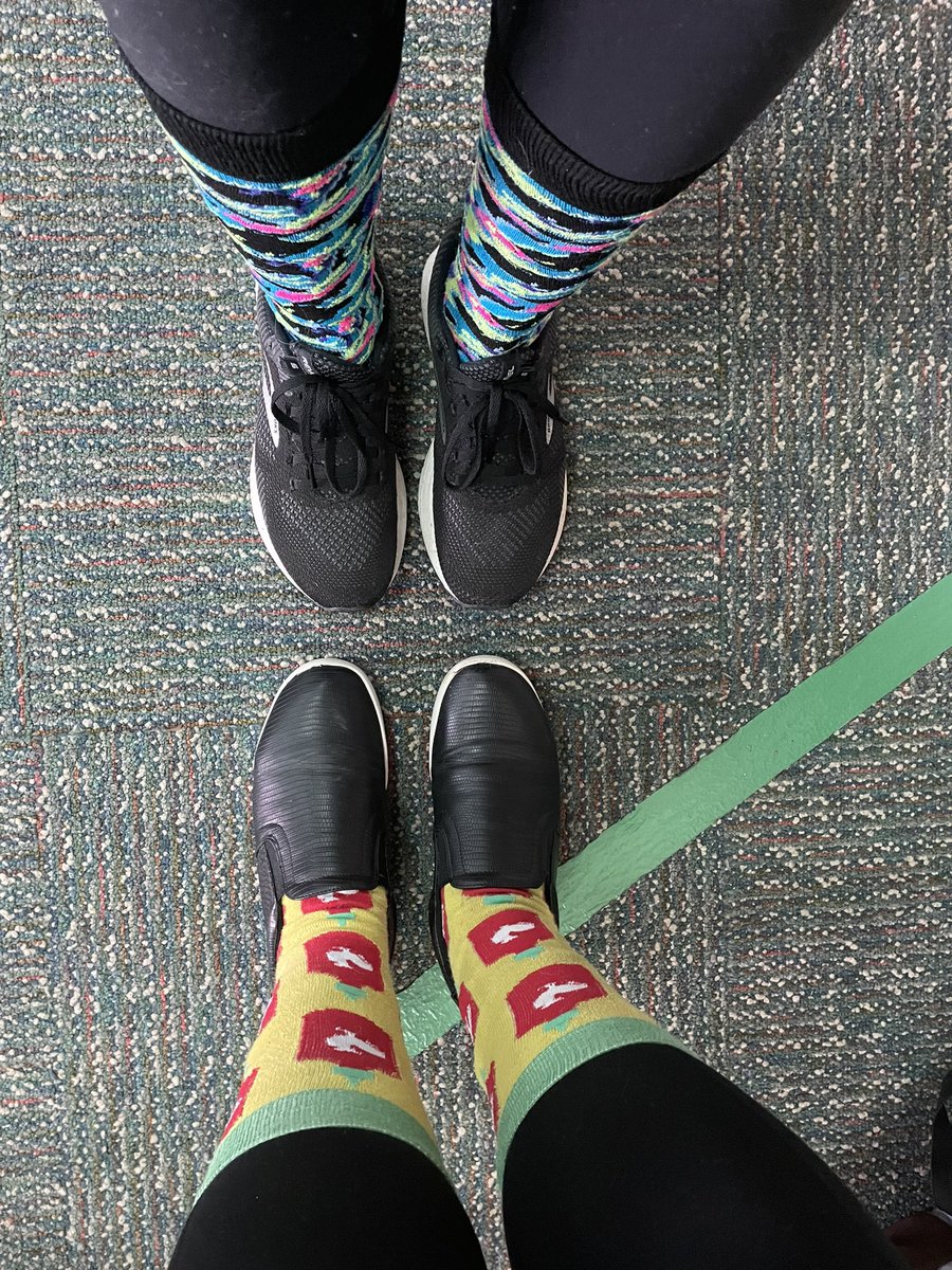 MrsStOnge's tweet photo. Happy #LotsOfSocks day in honor of #WorldDownDyndromeDay from @BakerMiddle 💚 #teachlovecoffee #inclusionmatters @MrsOffman https://t.co/zCPMvM325E