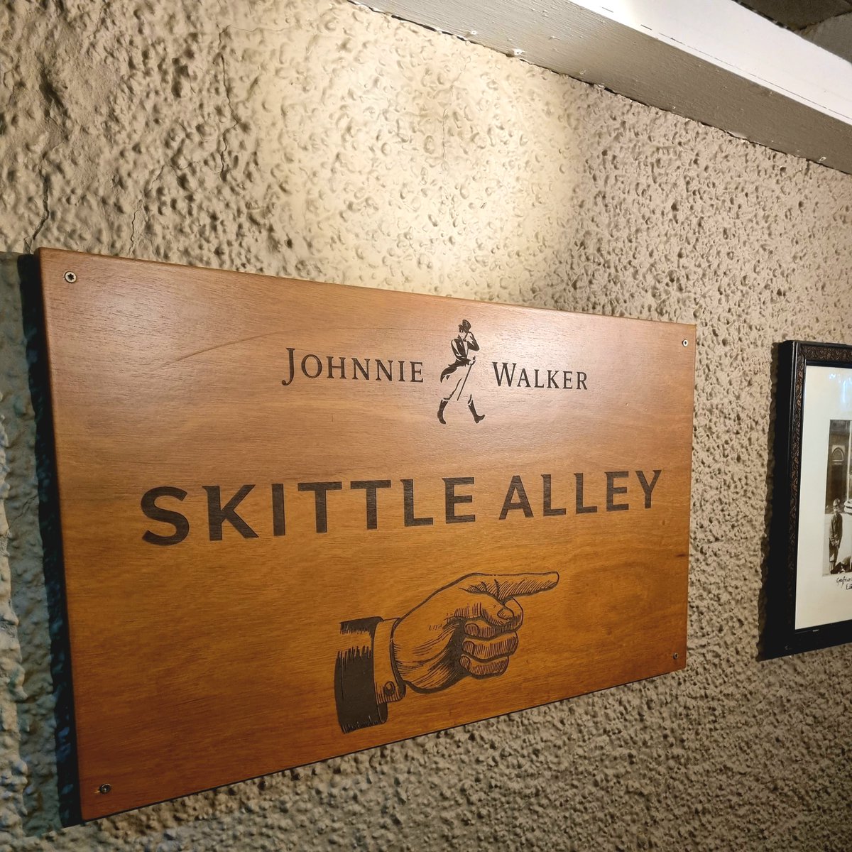 IntVetVaccNet's tweet image. Day two of #IVVNECR2023 ended with dinner and a game of skittles at @TheSheepHeid 🎳