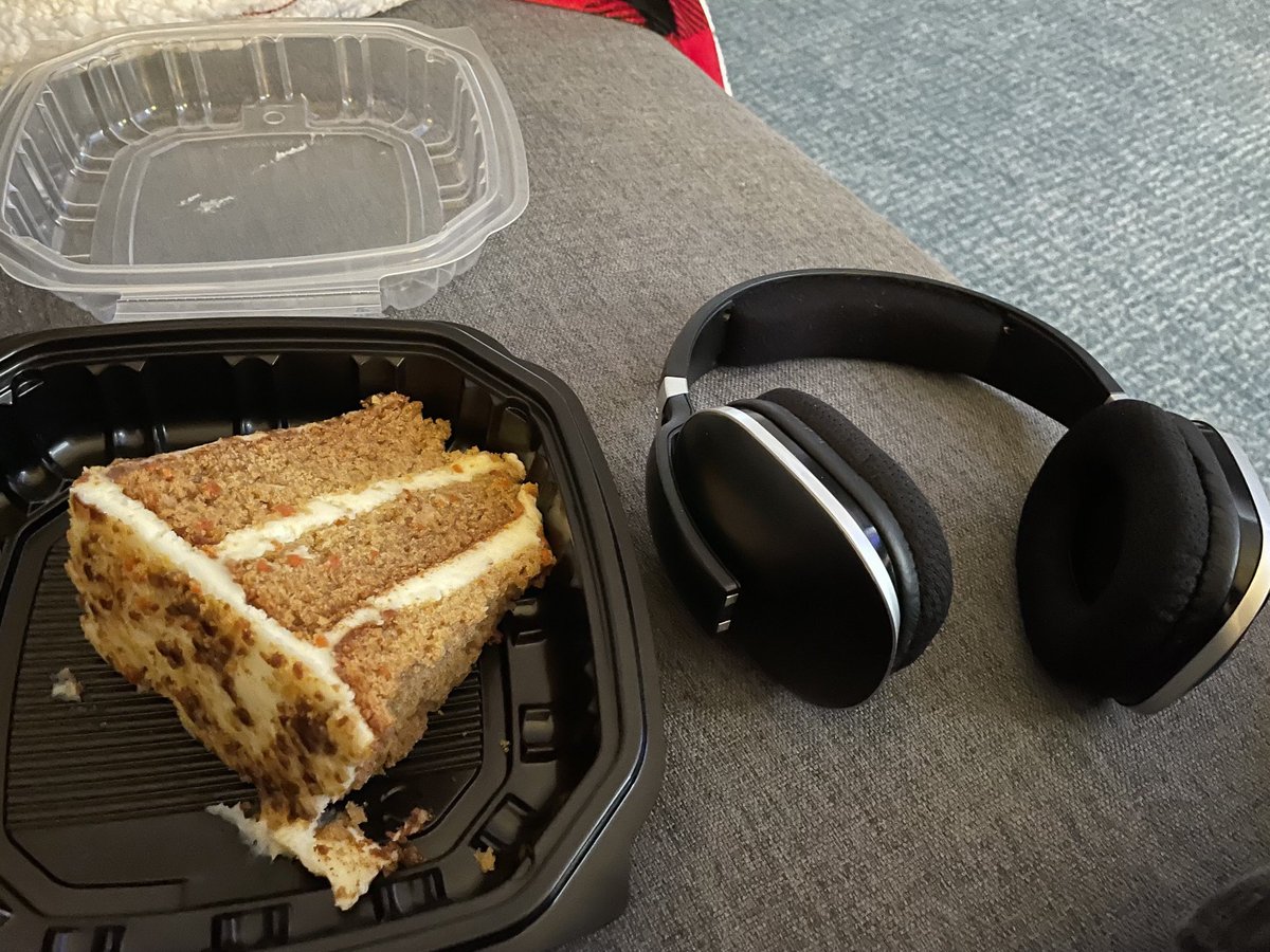 on hiatus tweet media