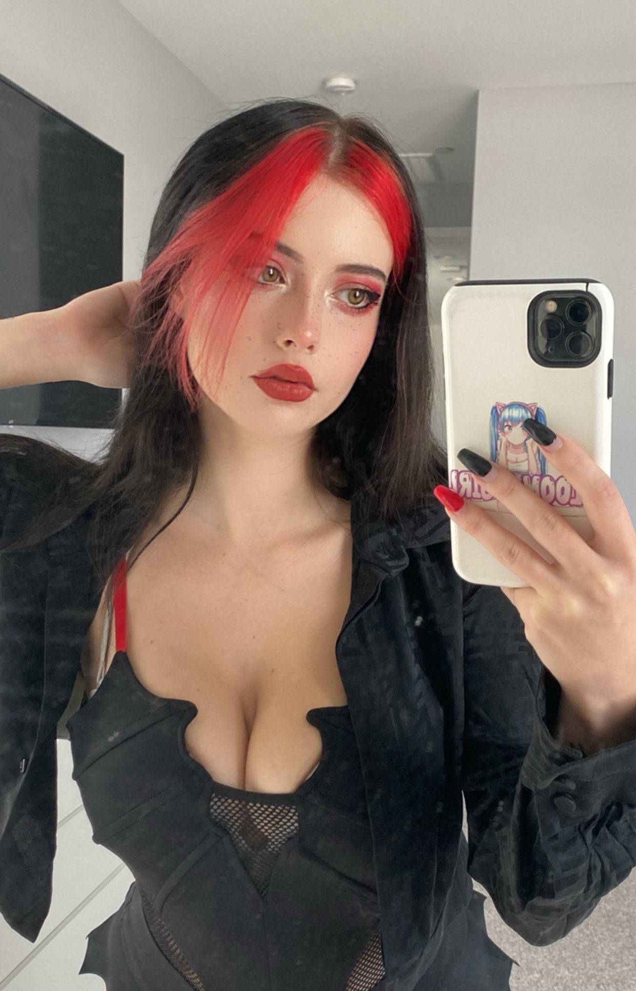 Julia Burch on X: Thanks for the fun stream <3 t.coShCdkt0gNc  X