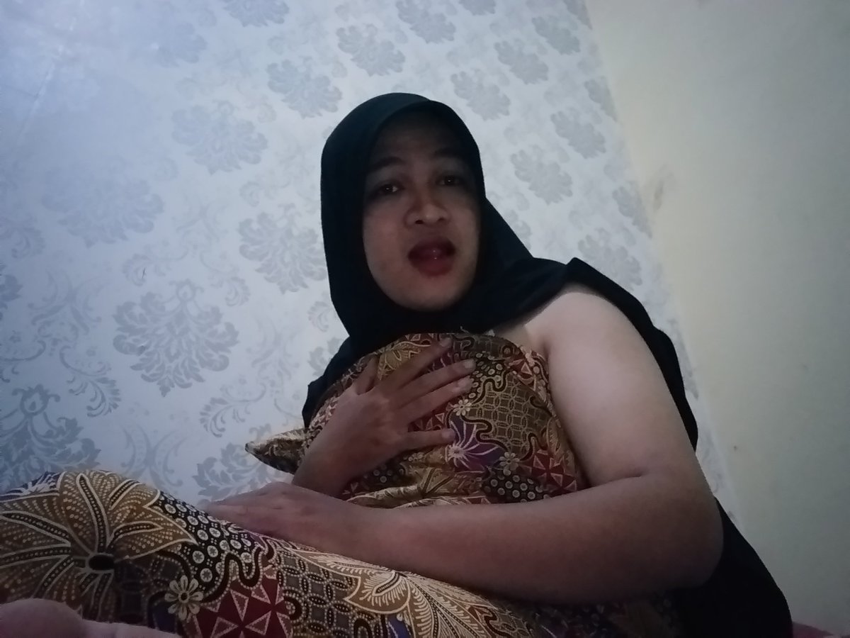 PutriAlfianicdr's tweet photo. Udah ya om 

#wariasumedang
#cdersange 
@Share_Ladyboy 
@swords_crossed https://t.co/9tAd4dfbEq